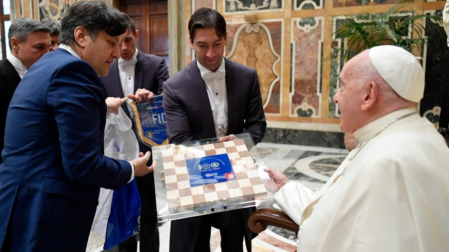 教皇强调跳棋游戏的社会价值